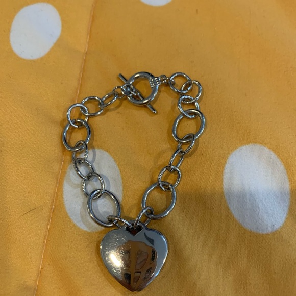 Guess silver charm bracelet with pink heart. - Picture 2 of 3